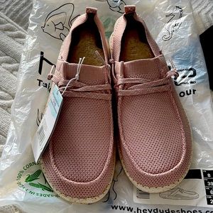 Hey Dude- Wendy Halo Pink Size 8, New with Tags